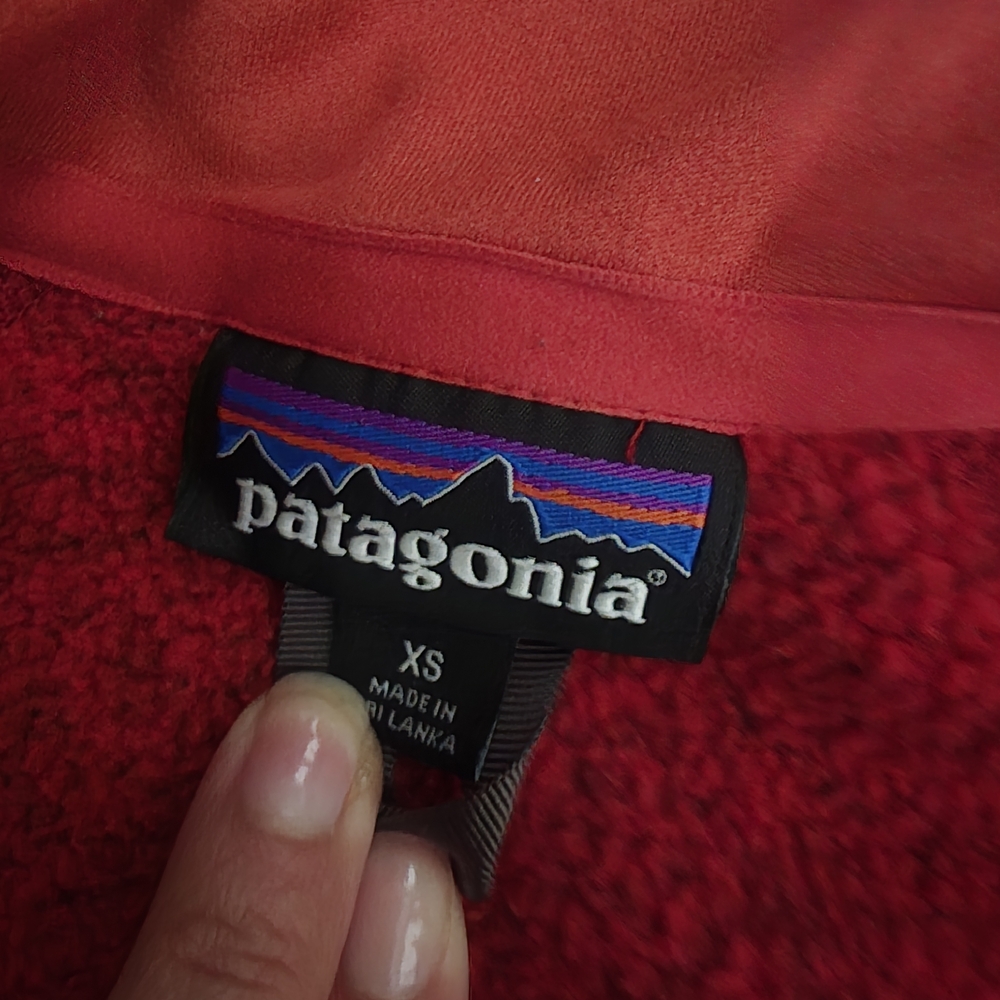 Patagonia Women's Red Fleece Jacket - Picture 10 of 13